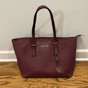 Michael Kors wine large tote with gold details
